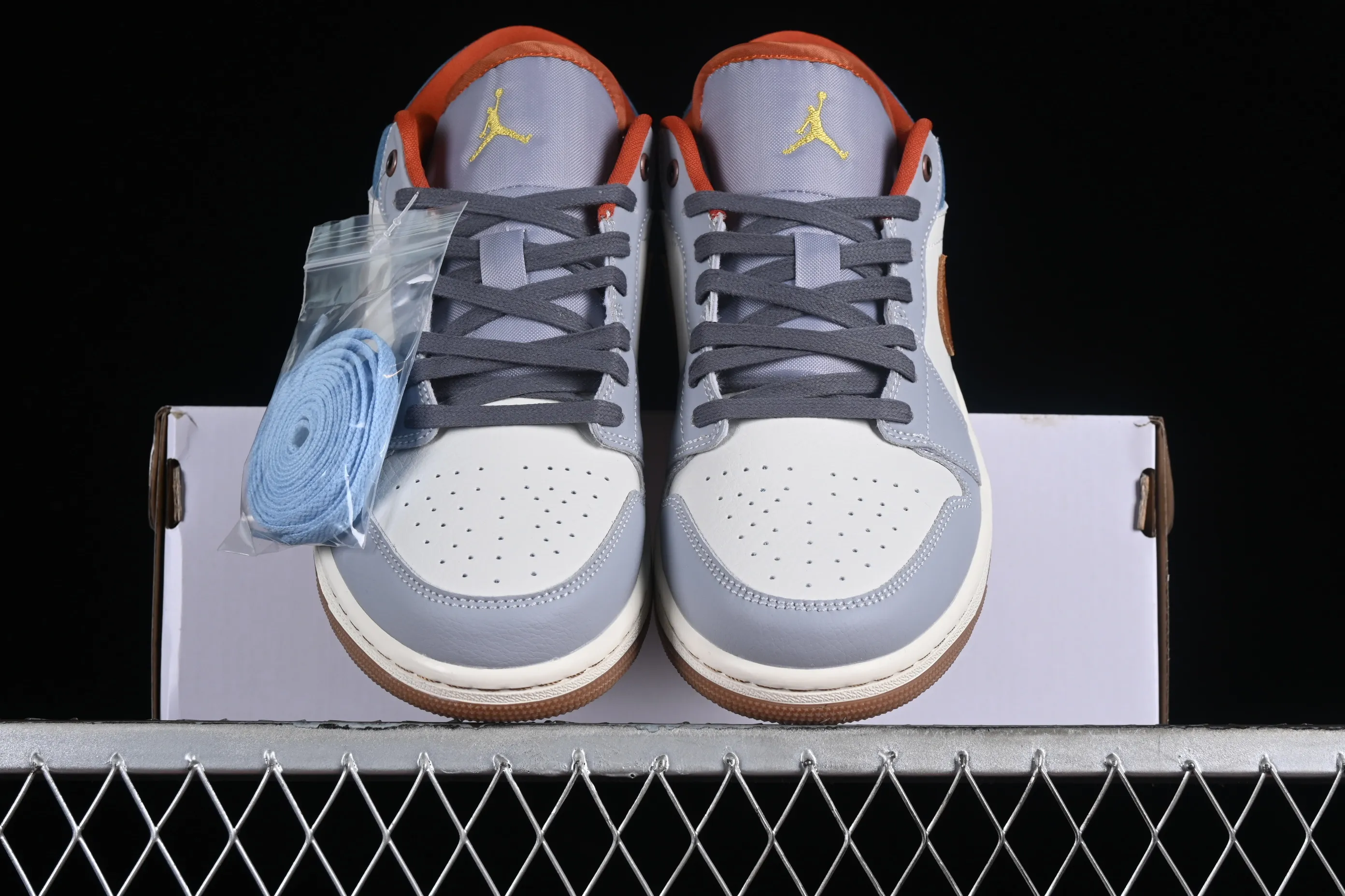 All categories Air Jordan Jordan series basketball shoes Air Jordan 1 Low Air Jordan 1 Low "Multi-Color" AJ1 Joe 1 blue denim low-top cultural and casual sneakers FZ5045-091